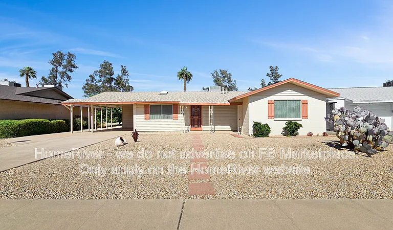 10828 W Crosby Dr — Photo 2