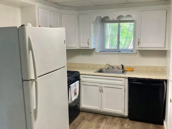 6 8th St, Sound Beach, NY 11789