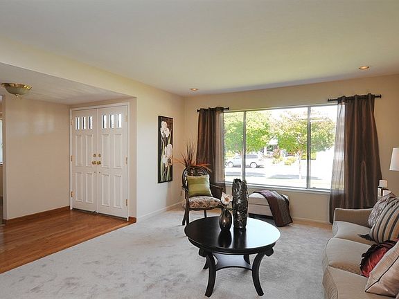 4th image of 6645 Mount Forest Dr