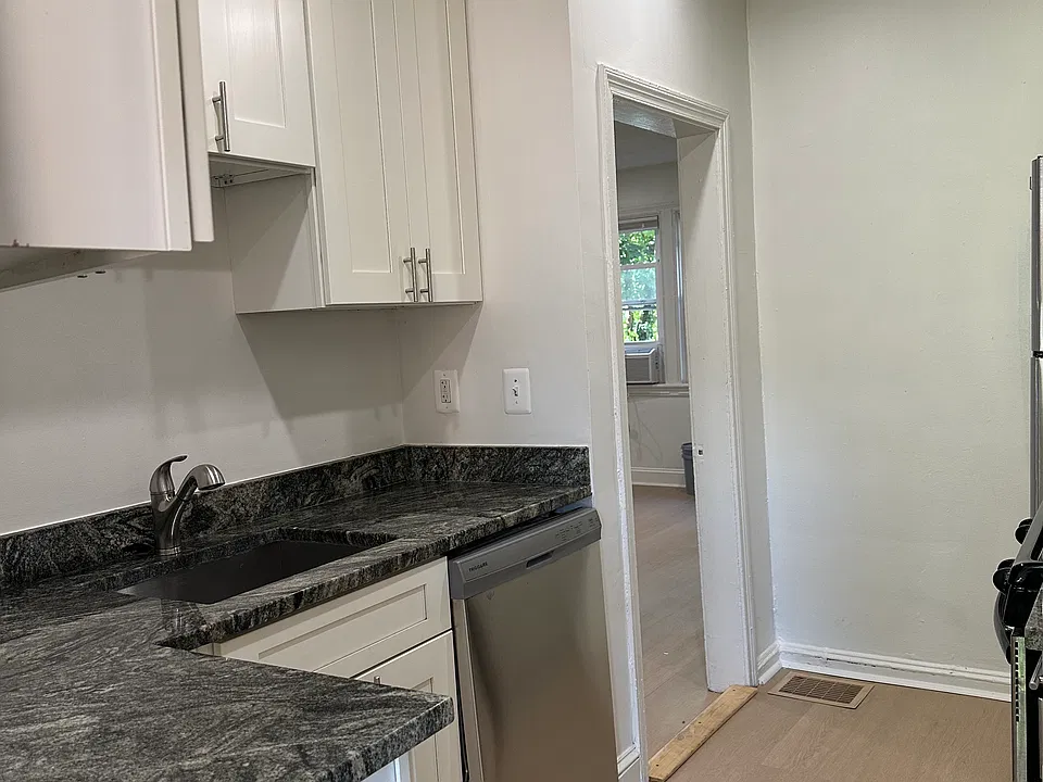 135 Denison St #1