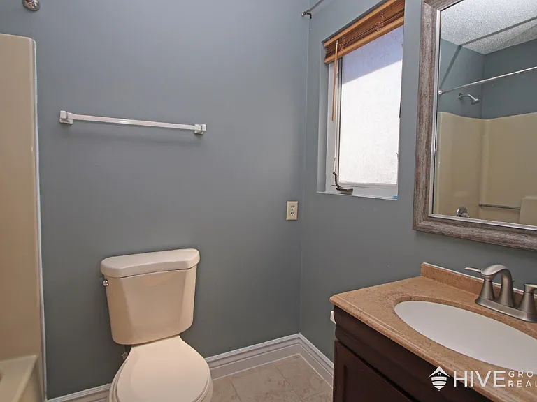 1041 Oak View Ct — Photo 11