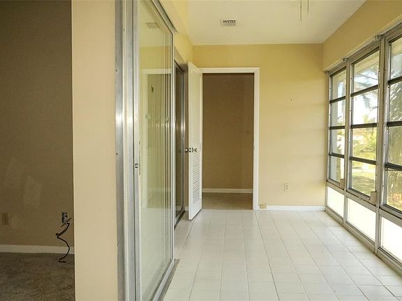 5th image of 315 Saint Andrews Blvd APT A38