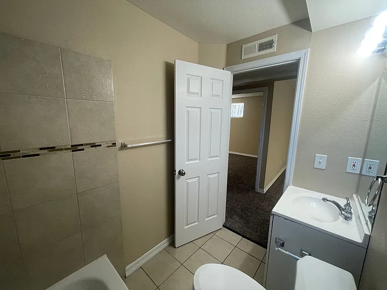 2BD Garden-Level Home | Off-Street Parking — Photo 22