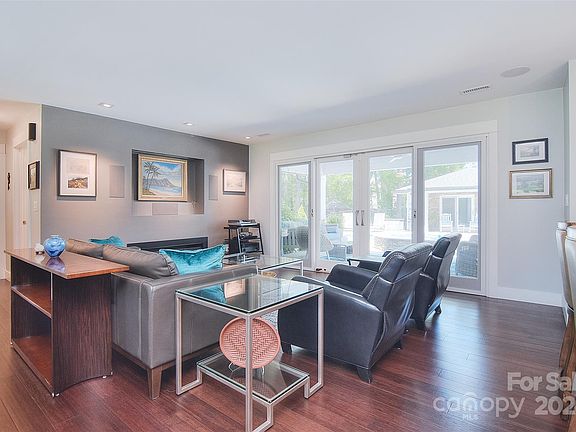 5th image of 6016 Robin Hollow Dr
