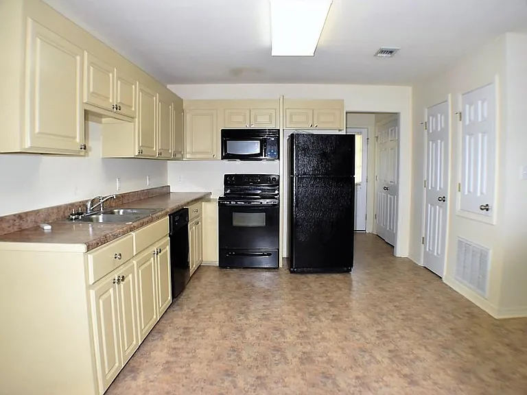 510 Sullivan Killrain Rd #C — Photo 6