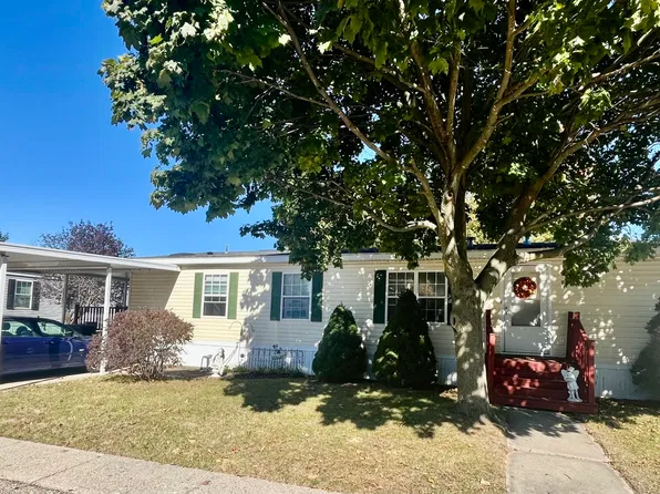 1165 Regina Trl, Wayland, MI 49348