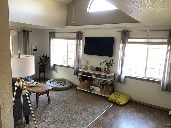 Living room (example furnished)