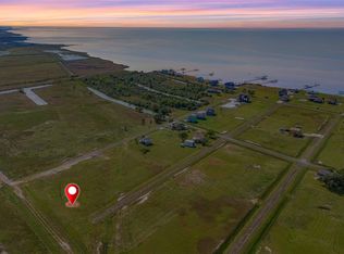 1-2 Mockingbird Ln, Anahuac, TX 77514