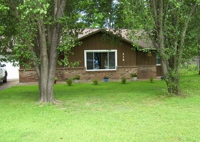 1st image of 219 Quail Valley Dr