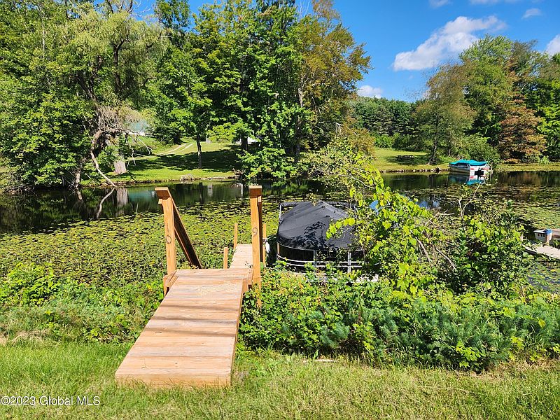 5th image of 4 Blackberry Lane