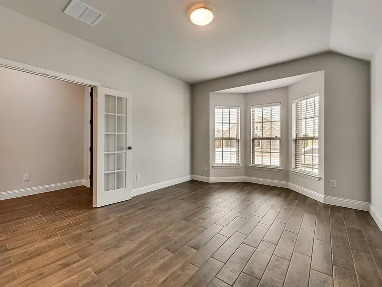 3508 Lillian Ct — Photo 2