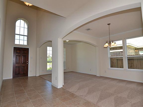 4th image of 221 Harbor Bend Ln