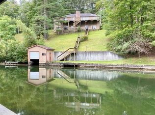 171 Flat Top Lake Rd, Ghent, WV