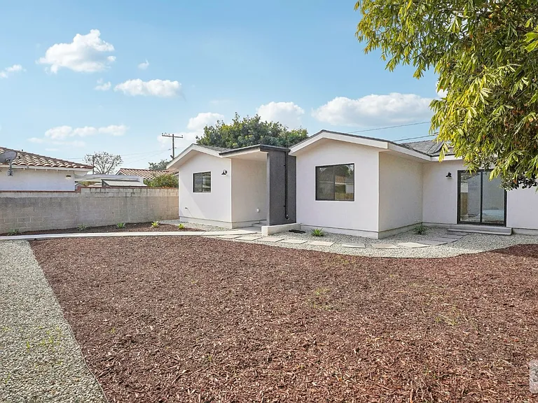9203 Chaney Ave — Photo 22