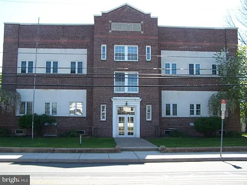 643 Main St #B-3 Photo 1
