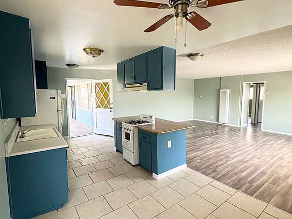 3rd image of 1746 E 10th St APT 7