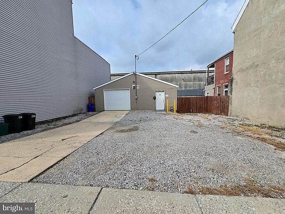 2nd image of 148 S Pershing Ave