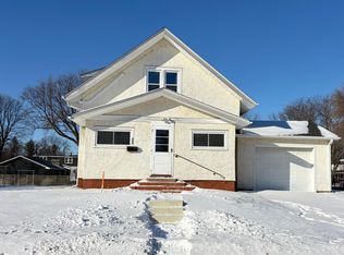 504 Pershing Ave N, New Prague, MN 56071