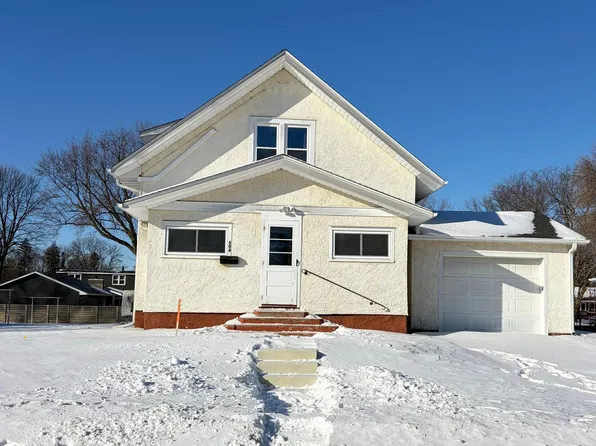 504 Pershing Ave N, New Prague, MN 56071