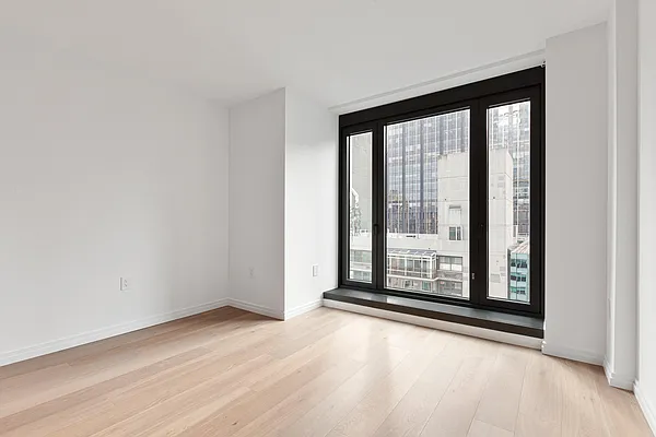 Rented by Sakai Organization Inc. | media 21