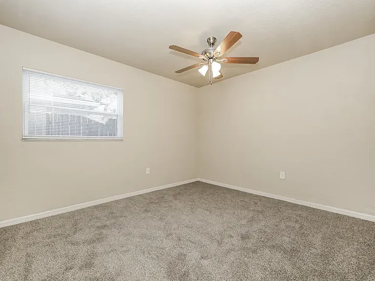 634 Huntington St — Photo 8