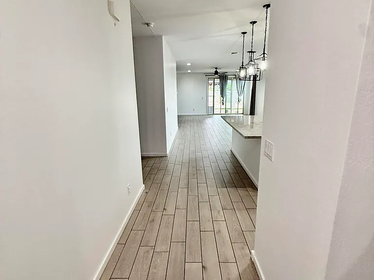 11002 W Marguerite Ave — Photo 31