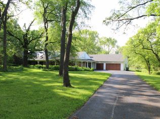 40W311 Wildwood Dr, Aurora, IL 60506