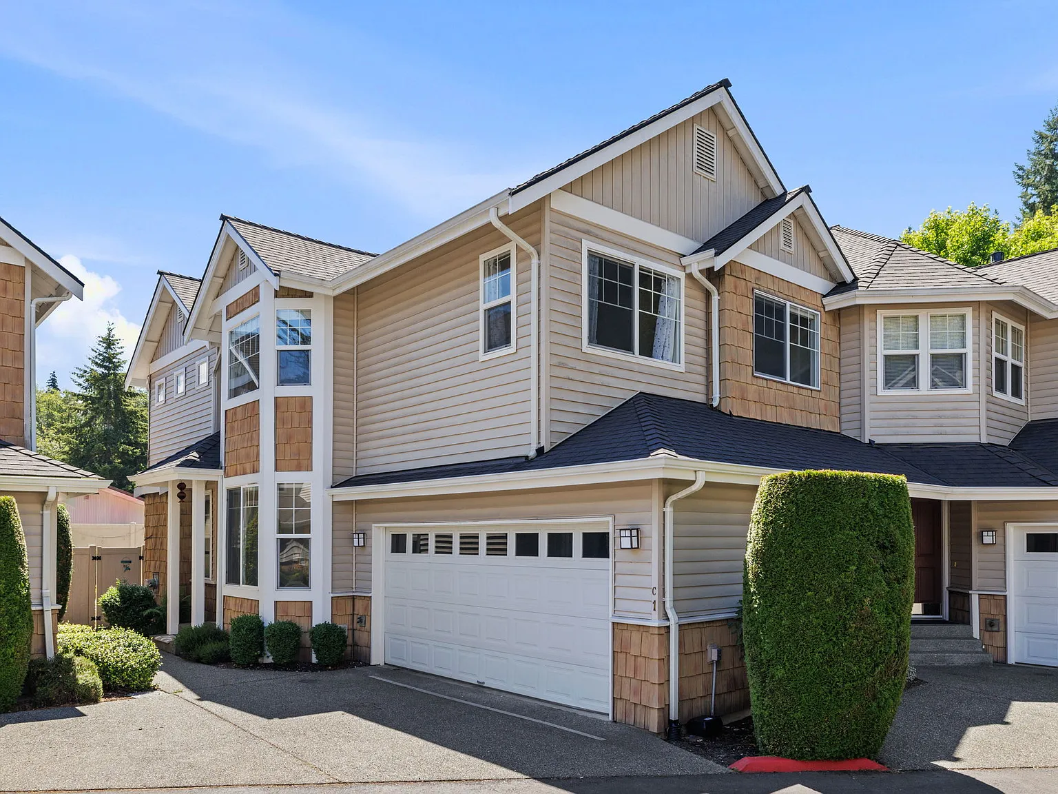 3 bed, 2.5 bath, 1540 sqft, $4,100 — Photo 3
