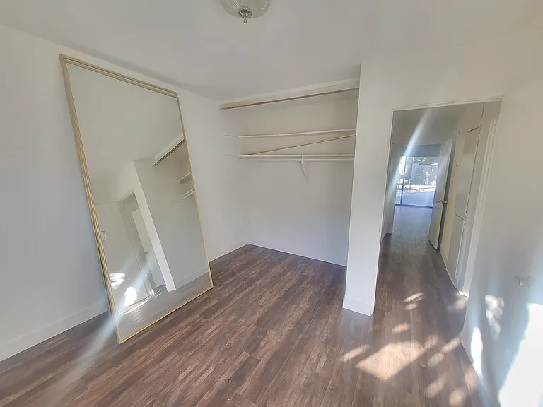 2402 S Shenandoah St #1 — Photo 8