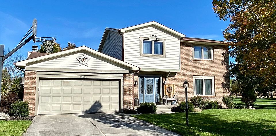 1st image of 1425 Deerbrook Ct