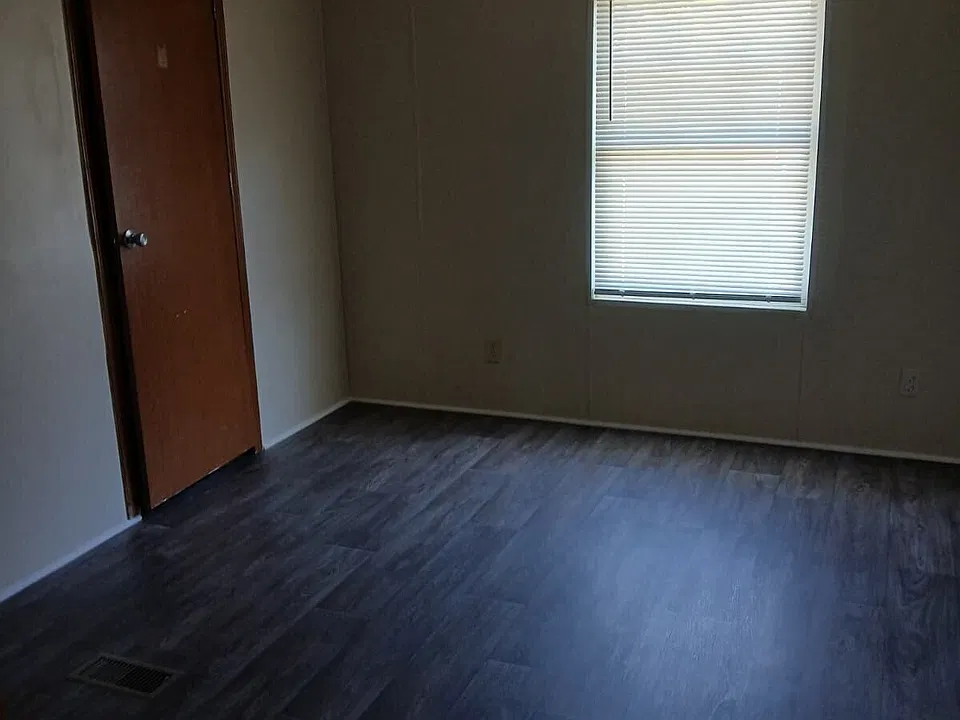 302 Old Tavern Ln #302