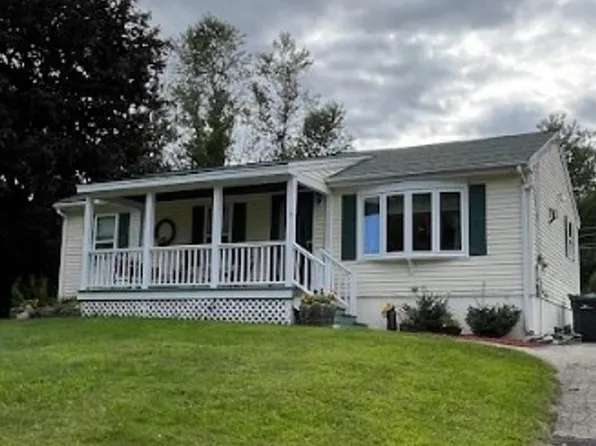 9 Brandywine Drive, East Kingston, NH 03827