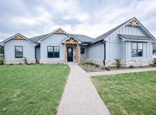 224 Fox Run Ln, Robinson, TX 76706