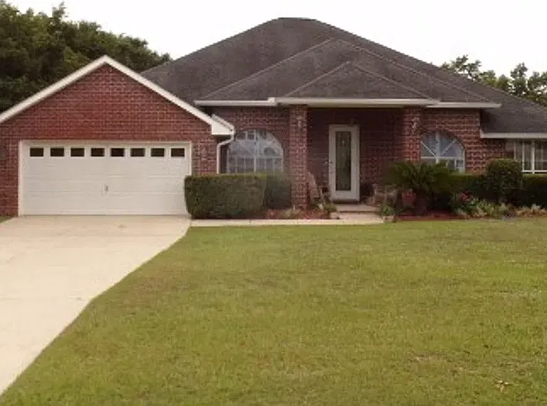 4 bed, 3018 sqft, $2,500 — Photo 2