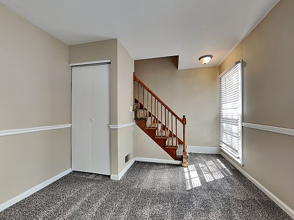 5th image of 6050 Winview Dr