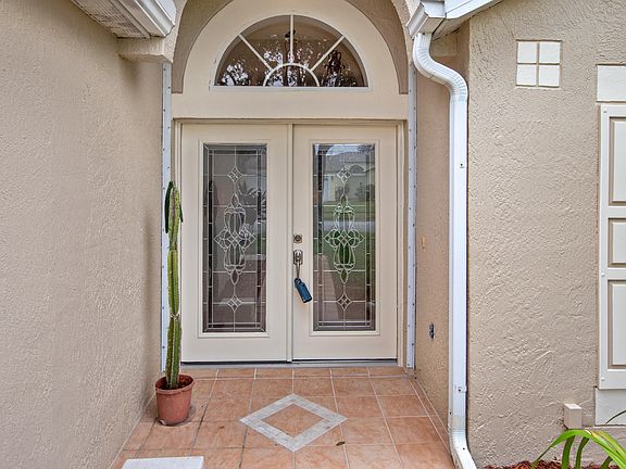 4th image of 1147 White Oak Cir