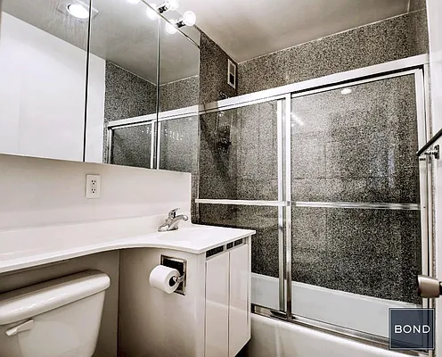 Rented by Bond New York | media 15