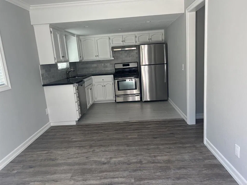 1 bed, 400 sqft, $2,700 — Photo 2