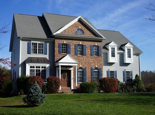 4 Mayflower Ln, Southwick, MA 01077