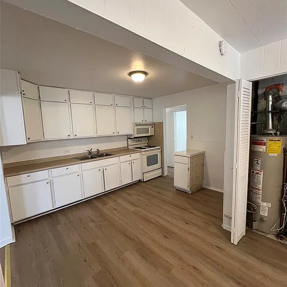 2504 Bannister St — Photo 5