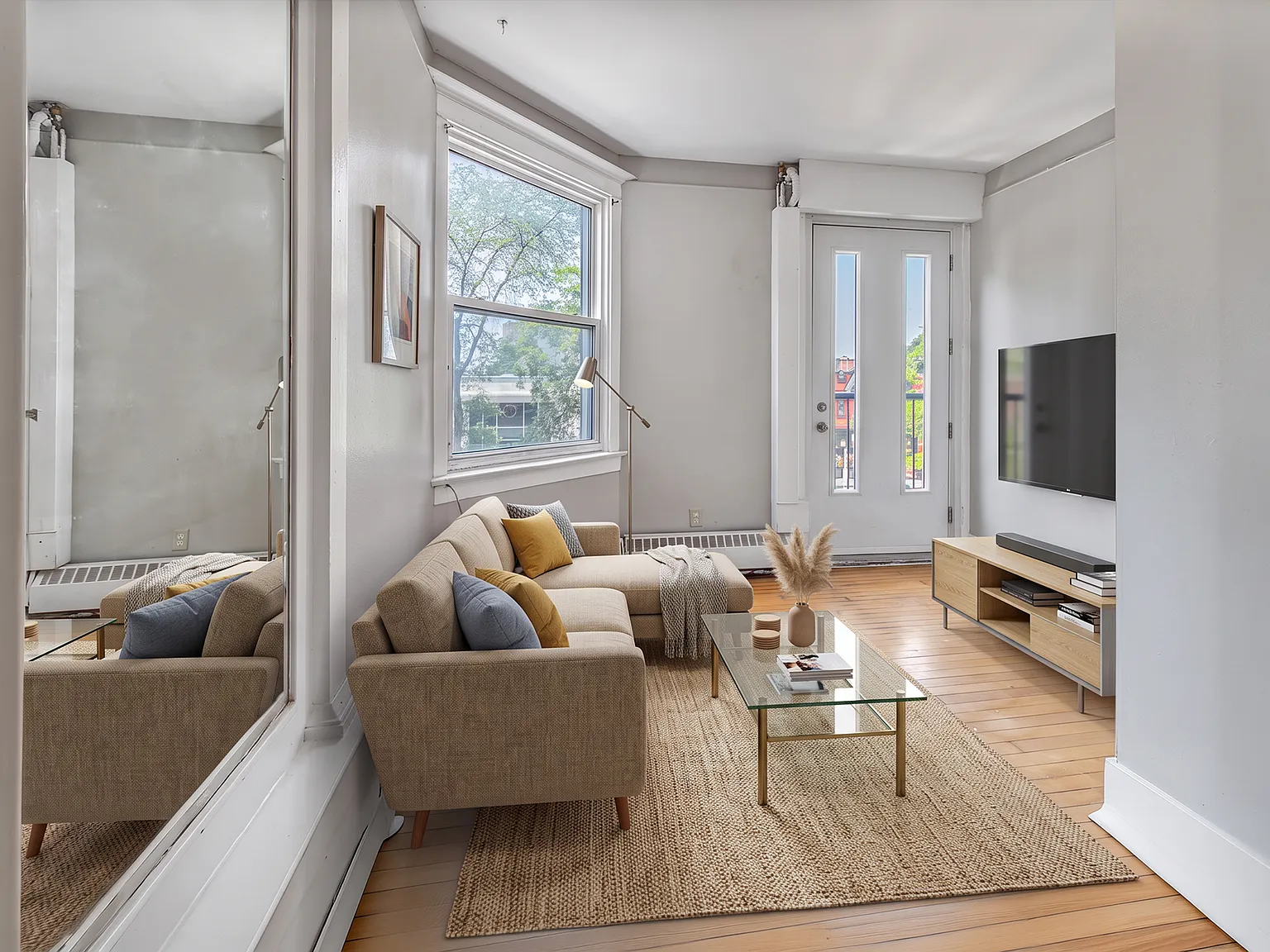 351 Elgin Street — Photo 3