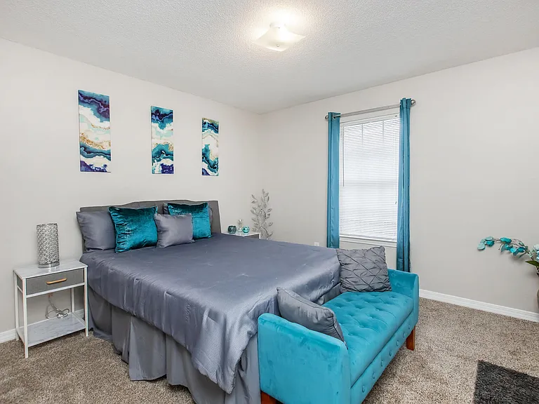 Robin's Place — Photo 15
