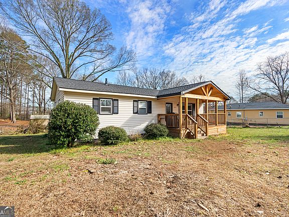 3rd image of 329 Camp Rd