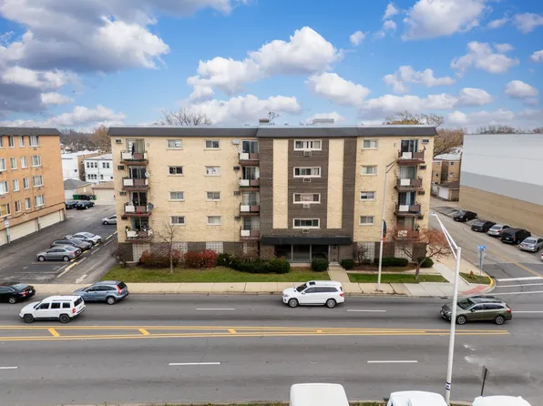 1247 S Harlem Ave APT 206, Berwyn, IL 60402