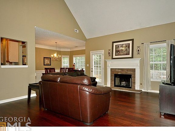4th image of 325 Westhill Dr