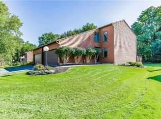 4612 Wisteria Cir, Manlius, NY 13104