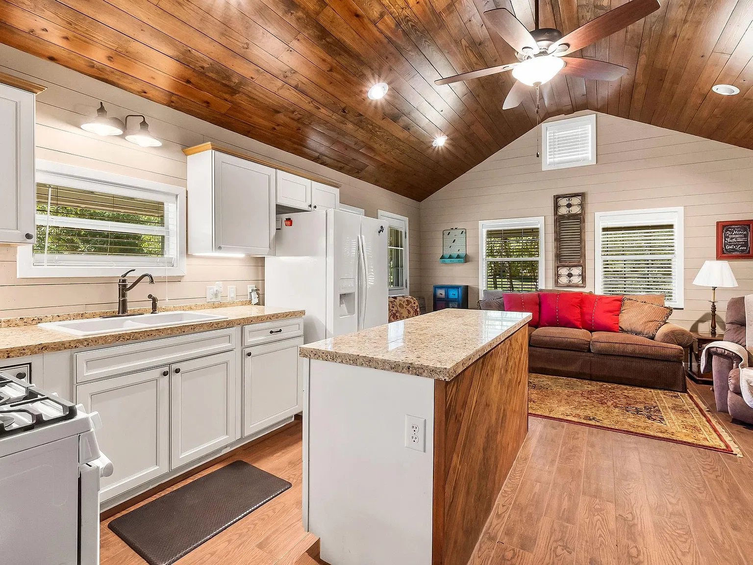 1 bed, 1.0 bath, 660 sqft, $1,500 — Photo 4