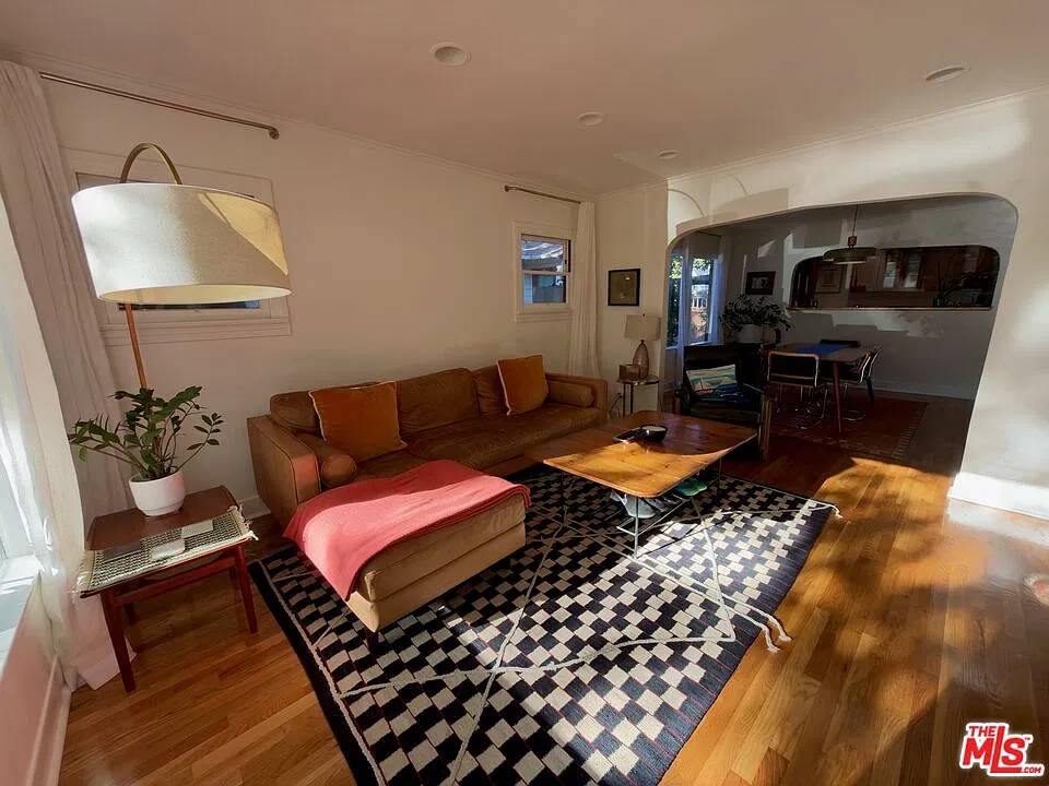 3 bed, 2.0 bath, 1531 sqft, $7,500 — Photo 4