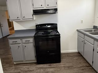 203 W North St, Eldon, MO 65026