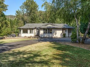 359 Rene Dr, Shady Cove, OR 97539